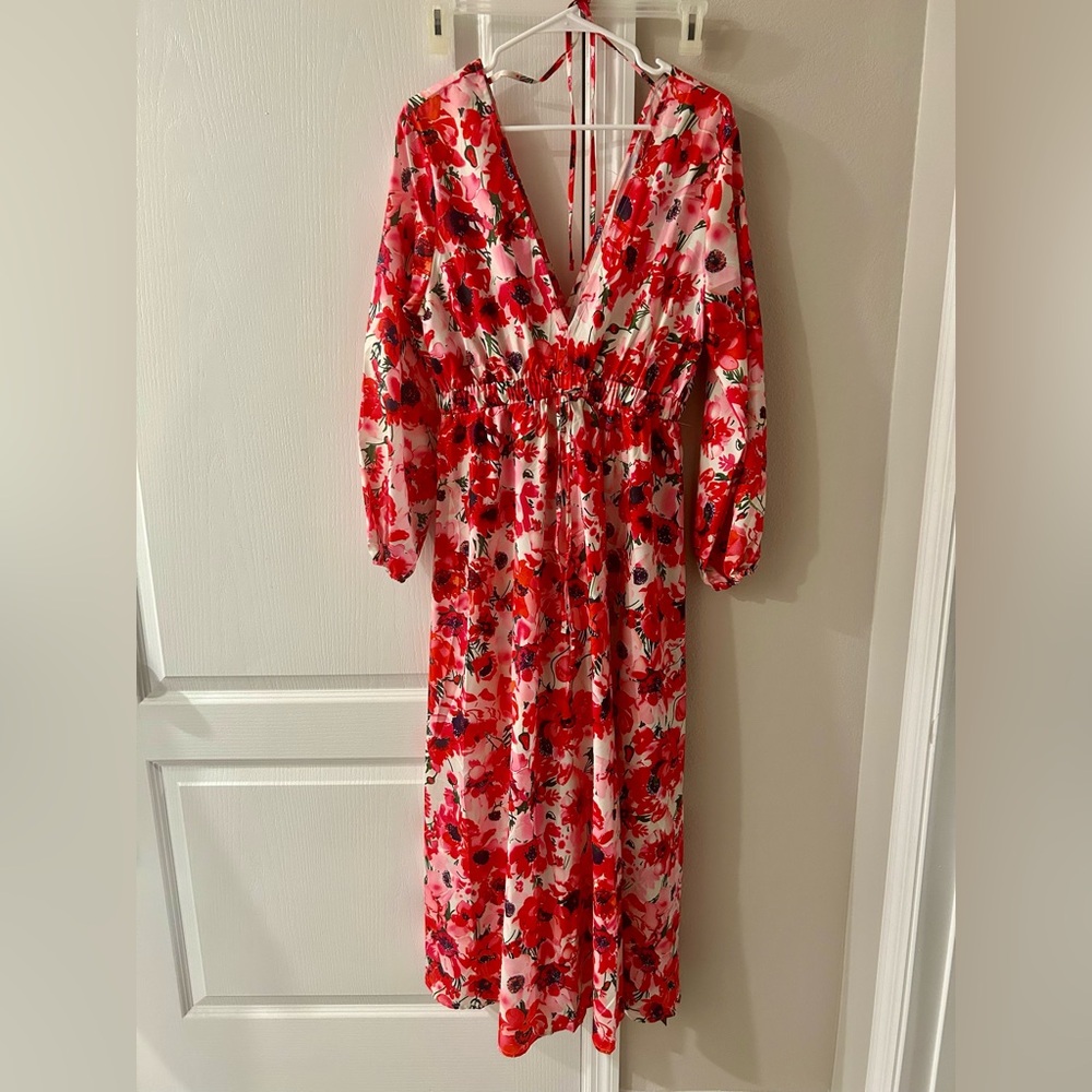NWT Floral Red and Pink Women's Dress Size Medium
